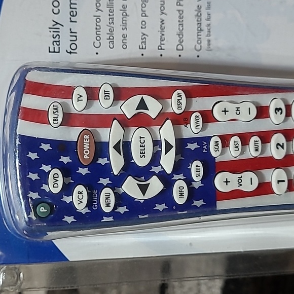 RADIO SHACK UNIVERSAL 4-IN-1 AMERICAN FLAG DESIGN REMOTE CONTROL - Picture 3 of 12